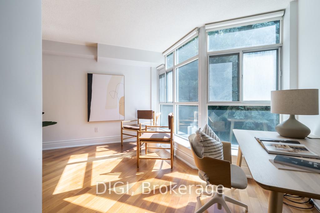 3 Bedrooms Condo at 75 York Mills, Toronto For sale