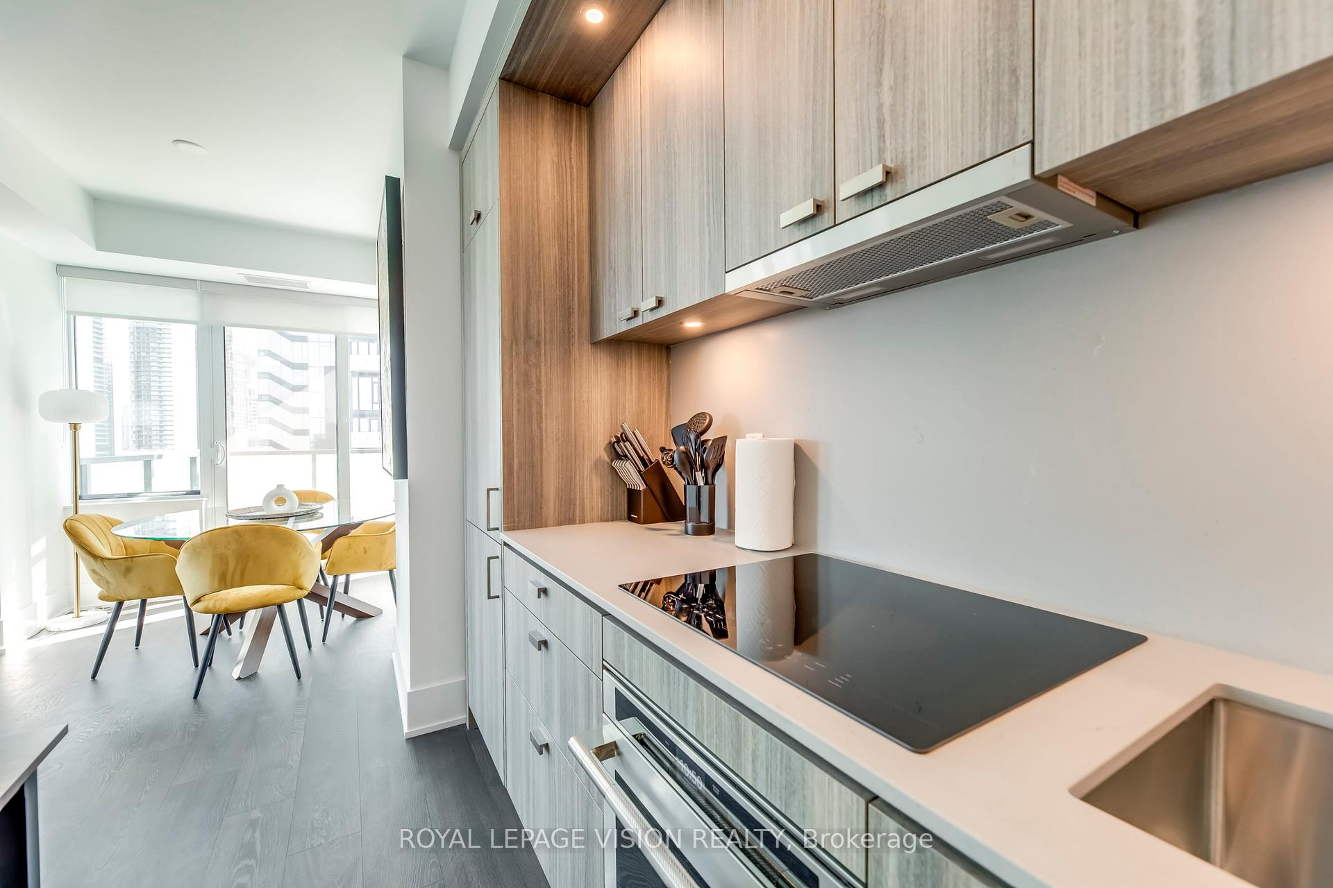 2 Bedrooms Condo at 470 Front, Toronto For sale