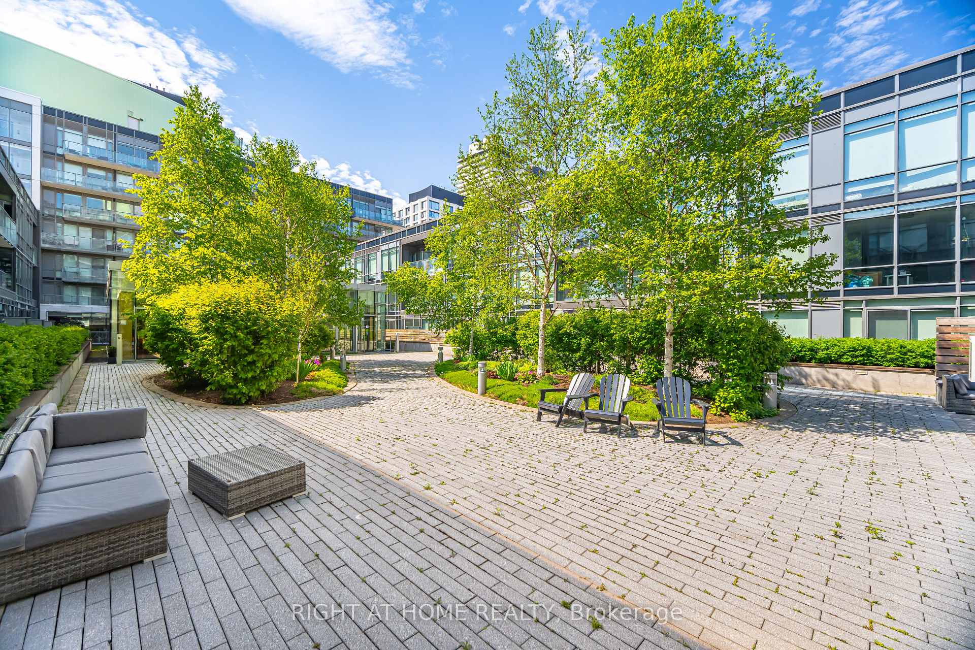 1 Bedroom Condo at 455 Front, Toronto For sale