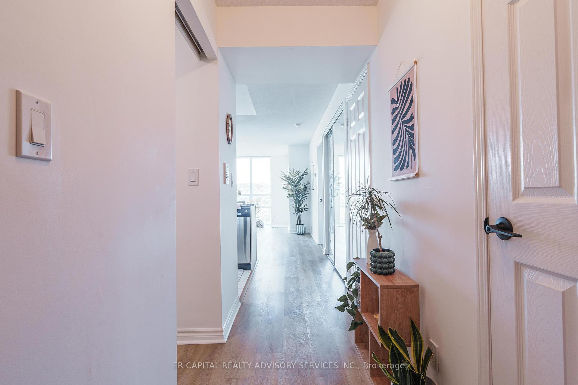 2 Bedrooms Condo at 68 Grangeway, Toronto For sale