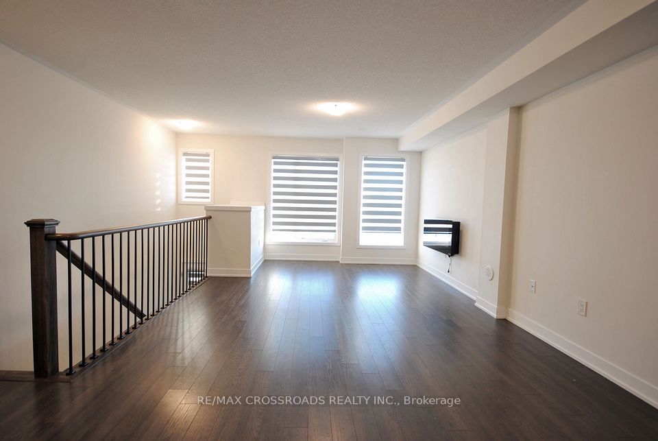 36 Shawfield Way, Whitby, ON L1R 0N8