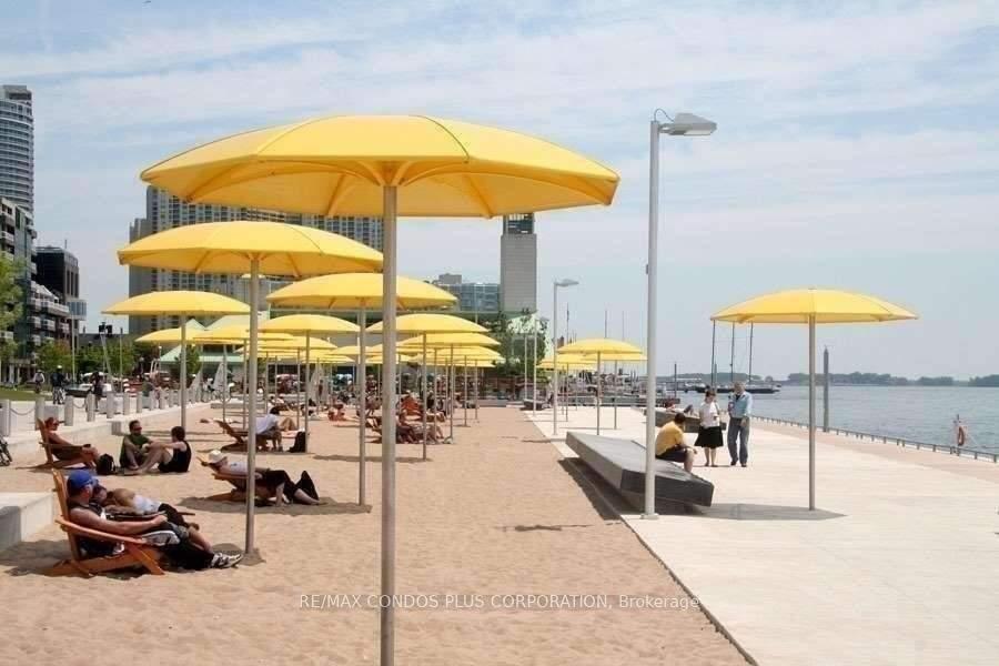 1 Bedroom Condo at 230 Queens Quay,  Toronto For sale