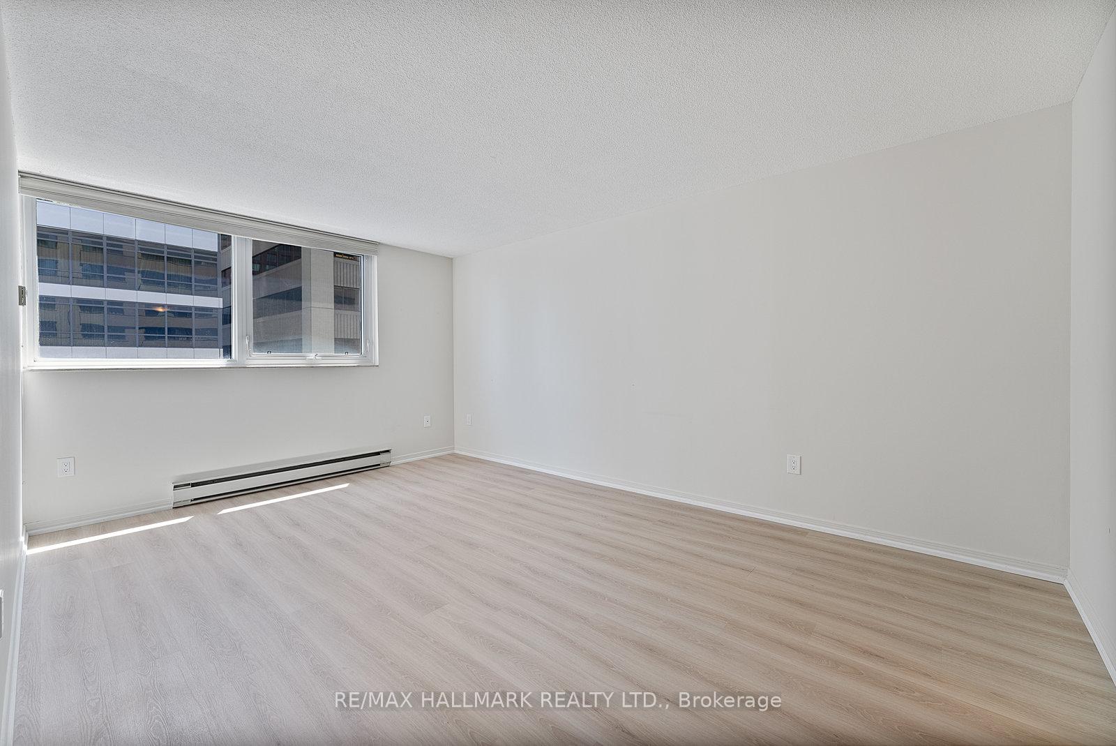 3 Bedrooms Condo at 360 Bloor, Toronto For sale
