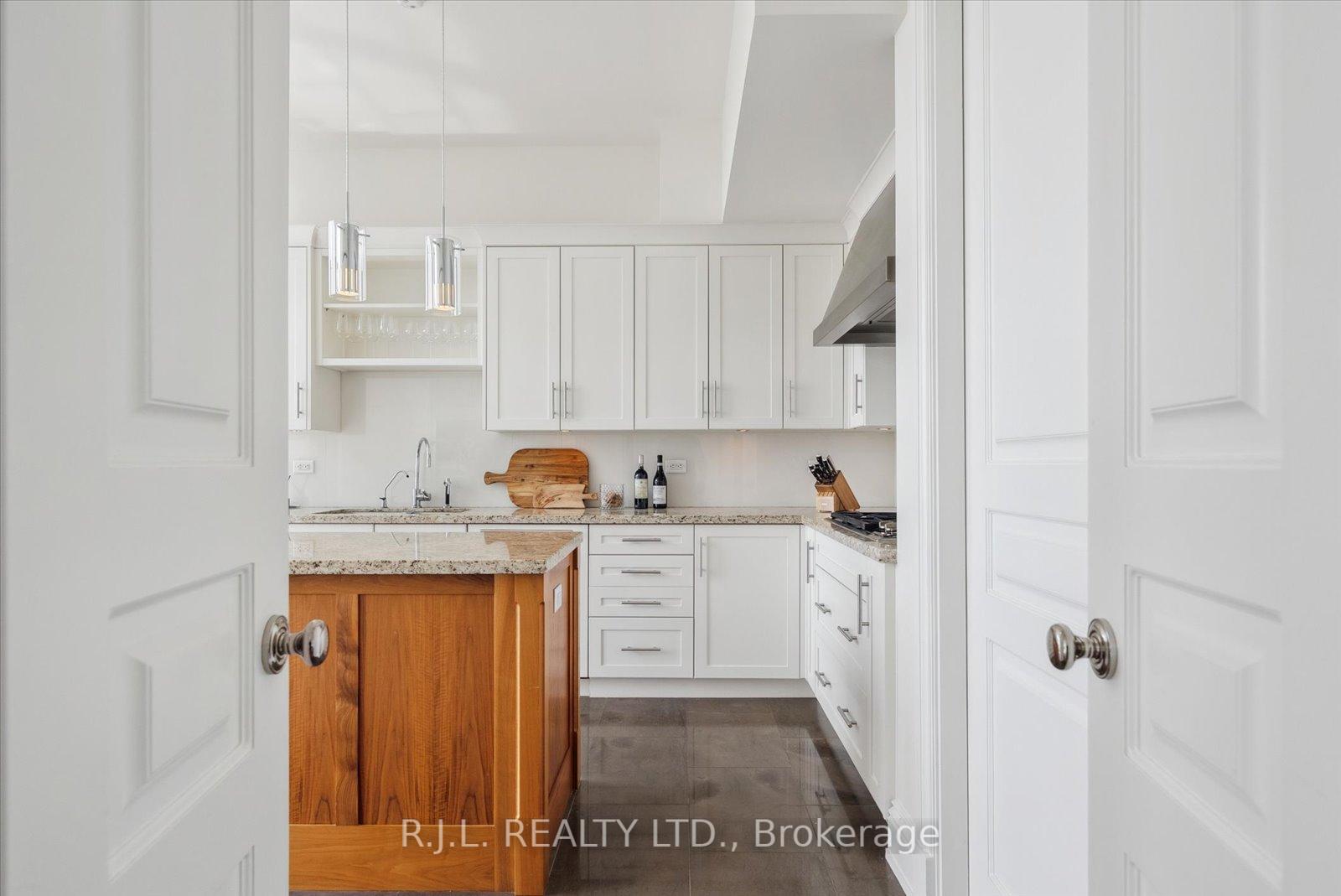 1 Bedroom Condo at 183 Wellington, Toronto For sale