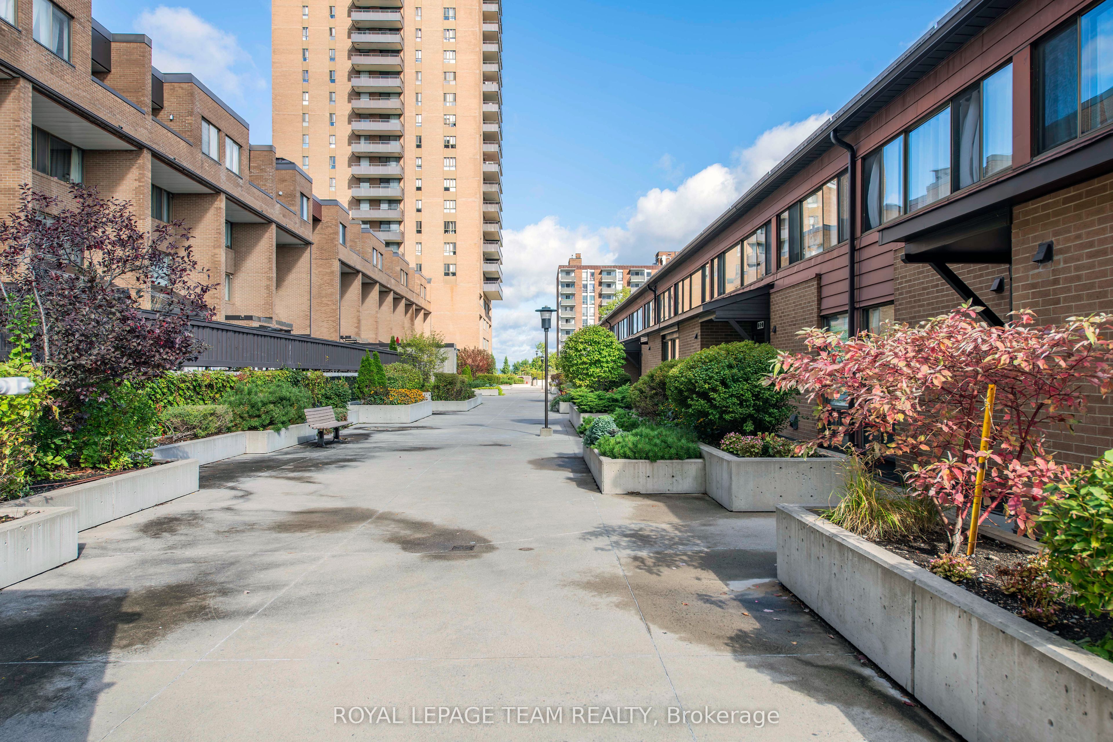 515 ST LAURENT Boulevard, #1909