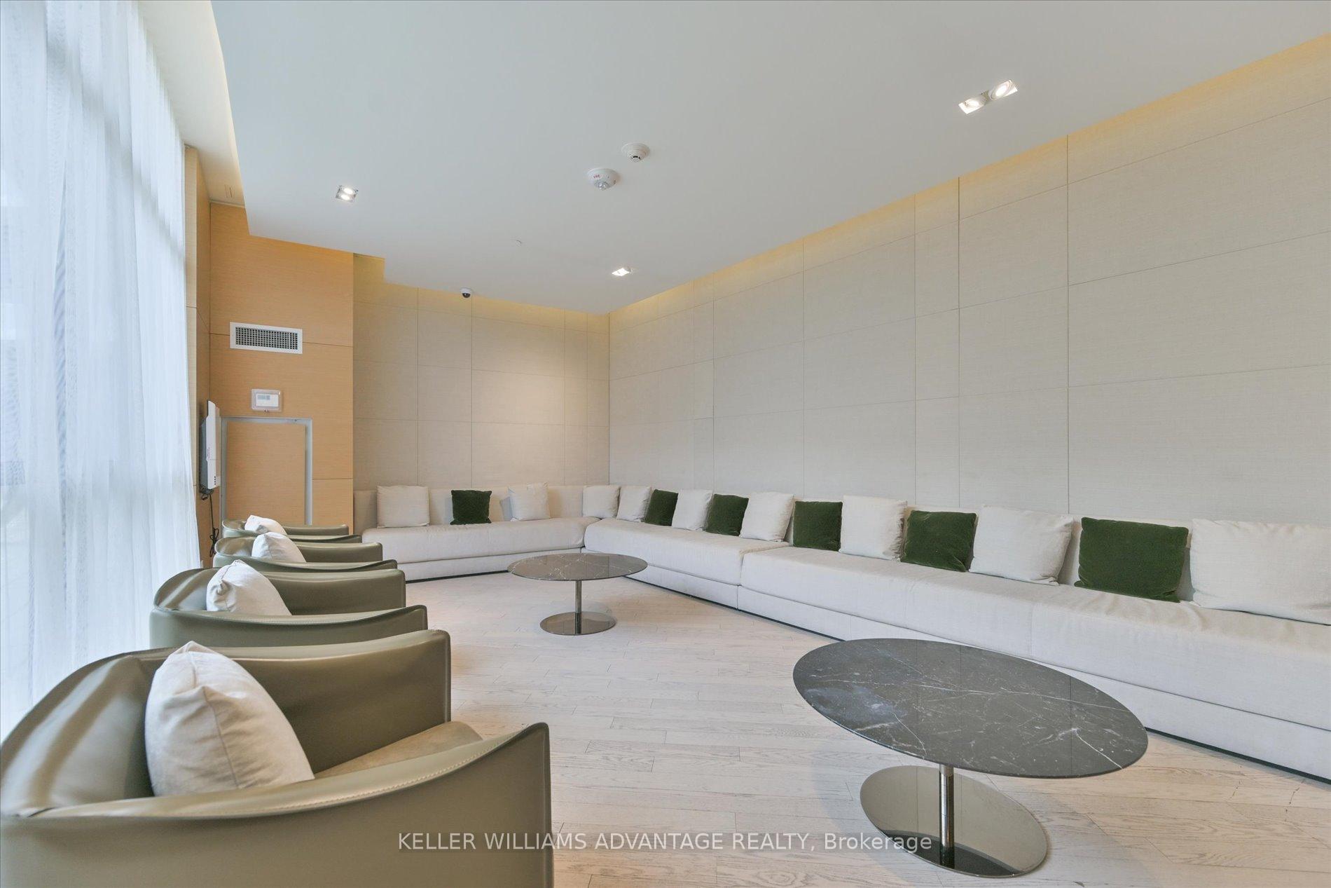 2 Bedrooms Condo at 99 The Donway, Toronto For sale