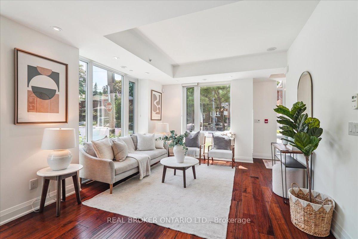 3 Bedrooms Condo at 191 Duplex, Toronto For sale