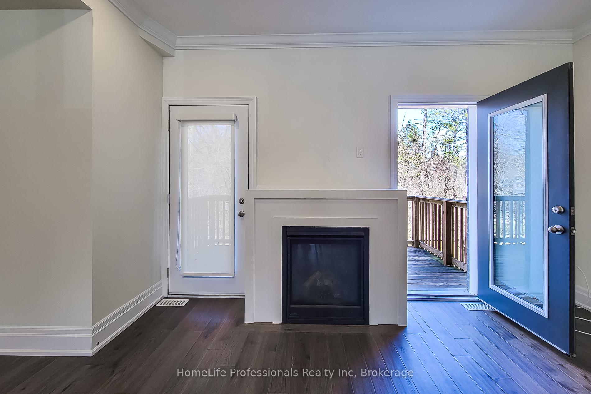 3 Bedrooms Condo at 111 Wilson, Hamilton For sale