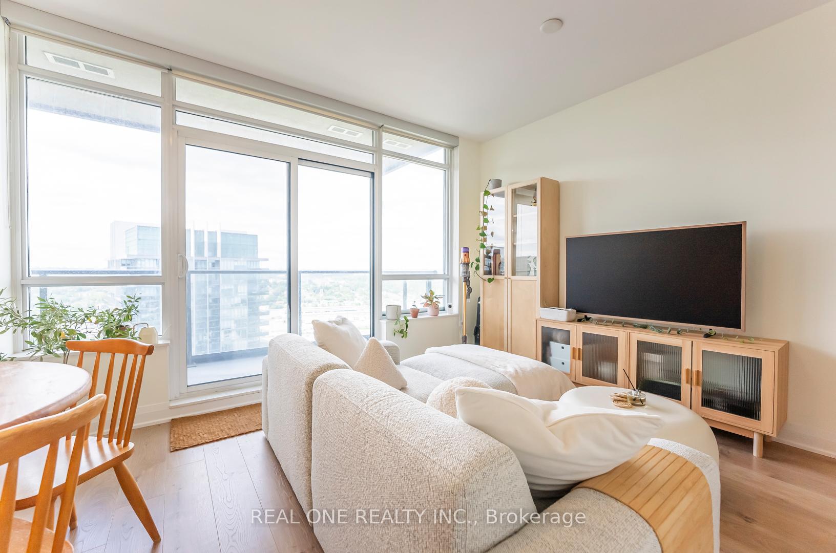 1 Bedroom Condo at 36 Park Lawn, Toronto For sale