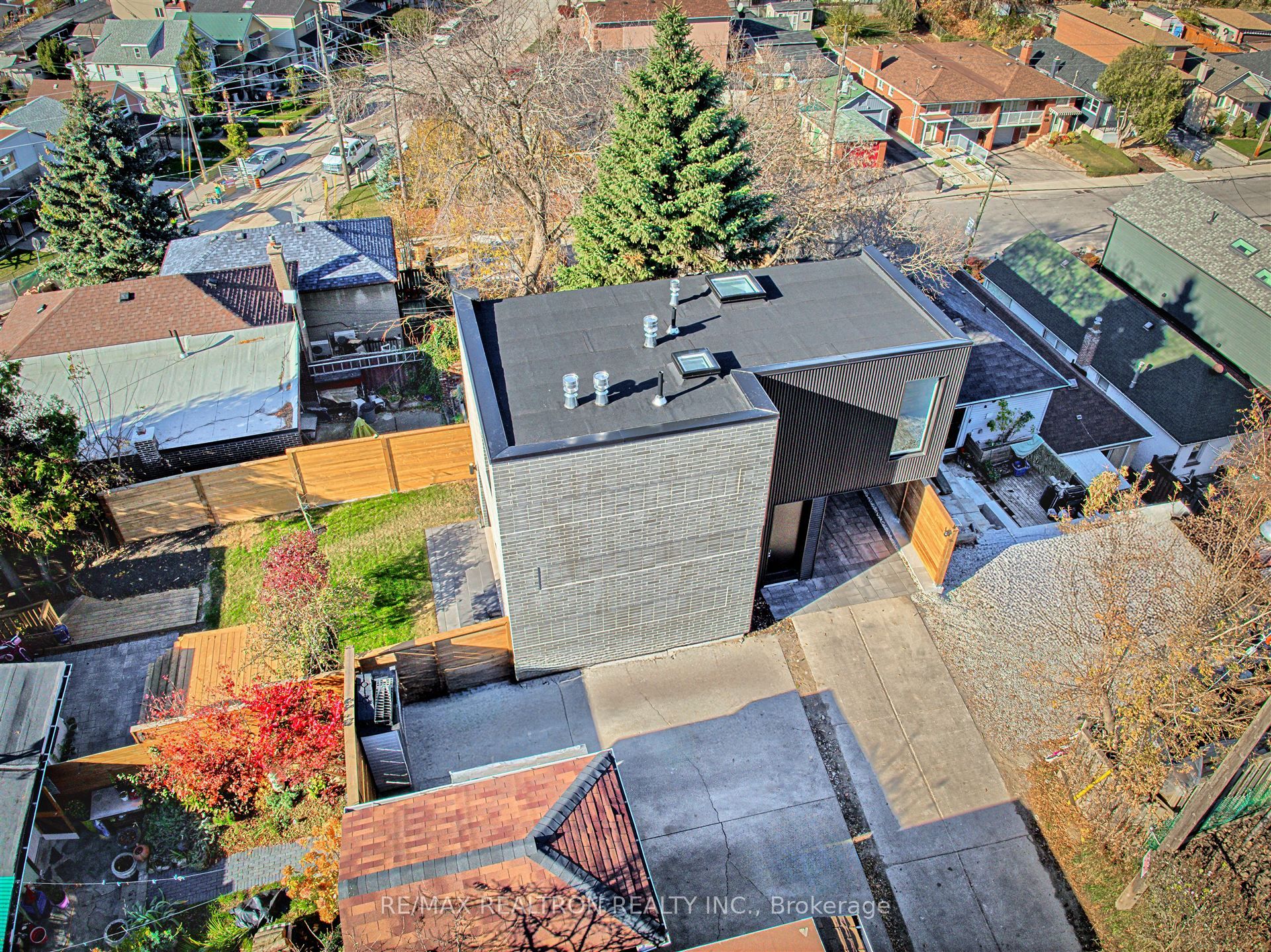 421 Silverthorn Avenue