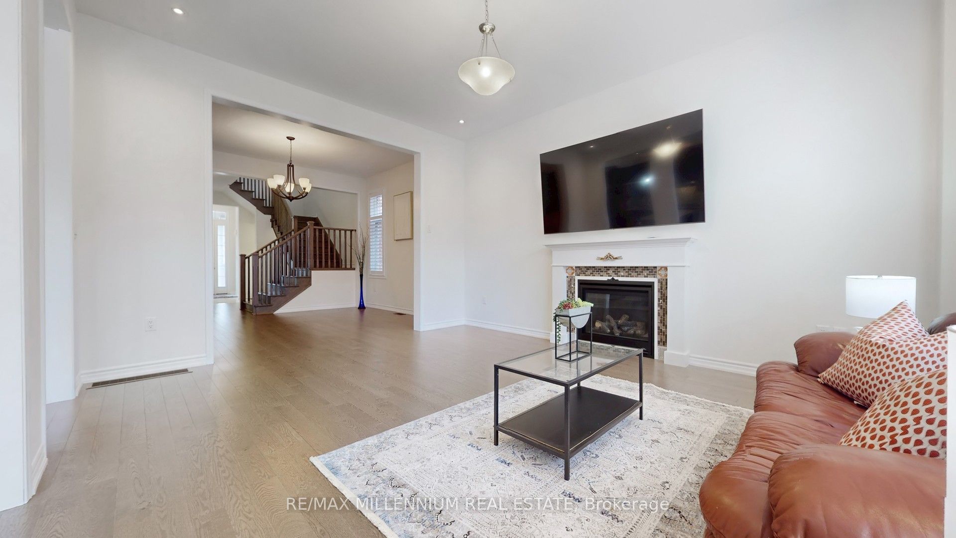 139 Pierre Berton Boulevard