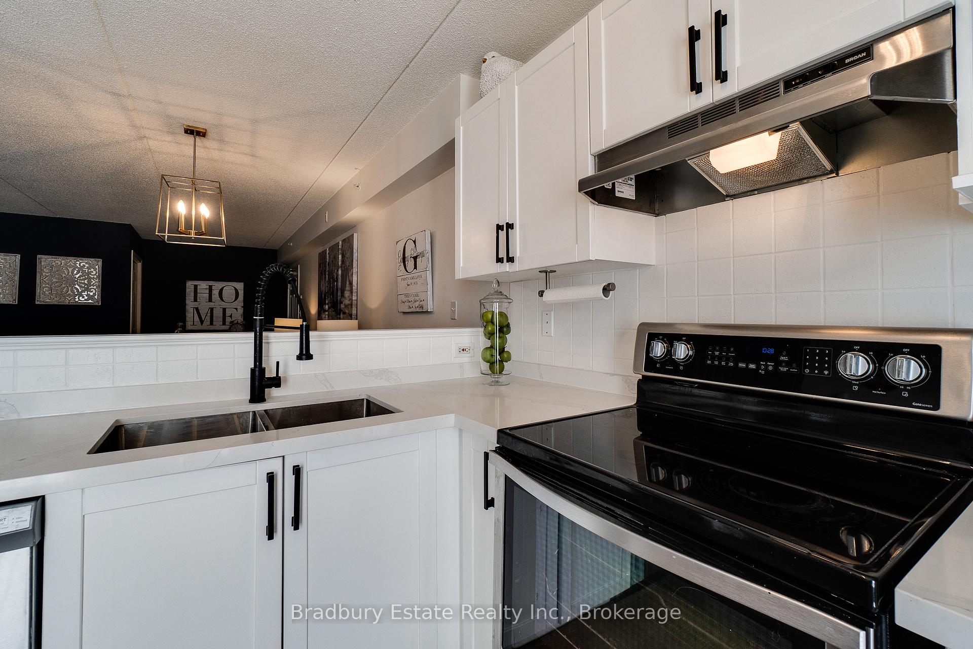 2 Bedrooms Condo at 2045 Appleby,  Burlington For sale