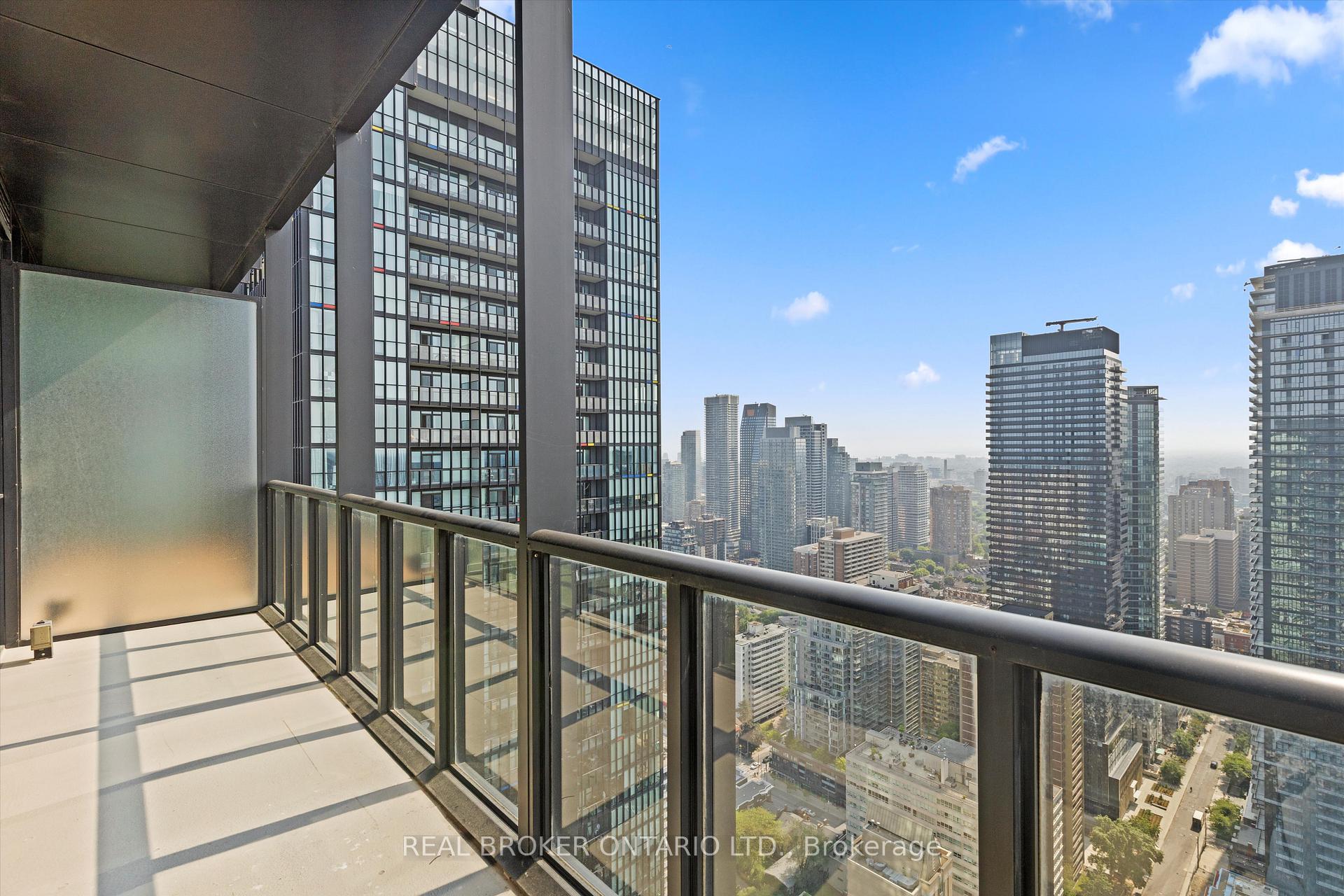 1 Bedroom Condo at 110 Charles, Toronto For sale
