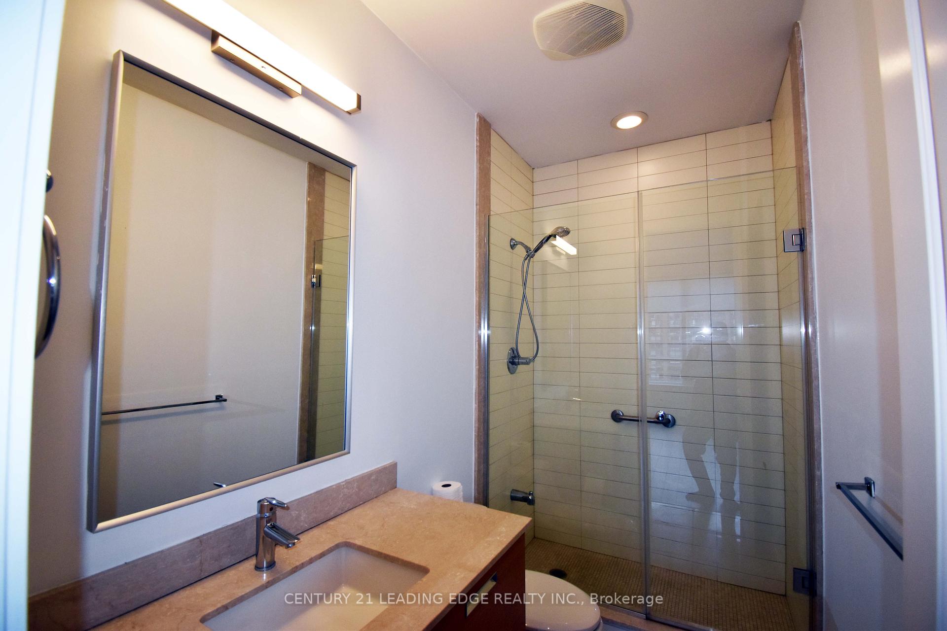 2 Bedrooms Condo at 21 BALMUTO, Toronto For sale