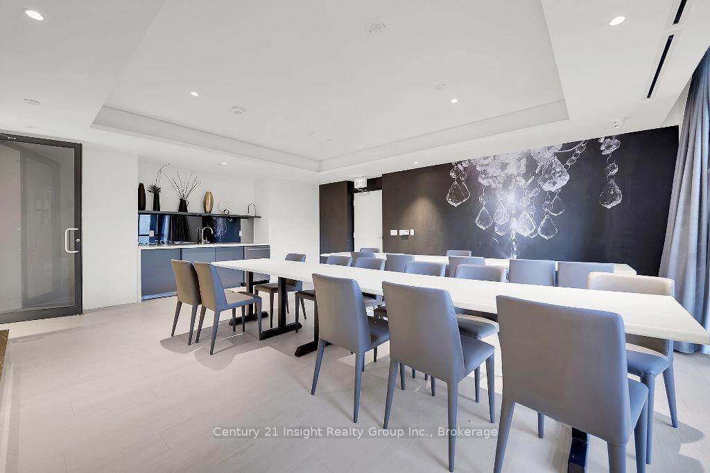 1 Bedroom Condo at 10 Gibbs,  Toronto For sale