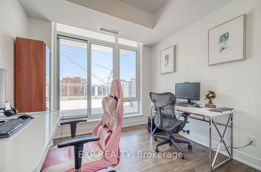 2 Bedrooms Condo at 68 Merton, Toronto For sale