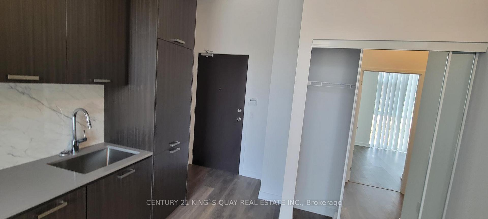 1 Bedroom Condo at 38 Honeycrisp,  Vaughan For sale