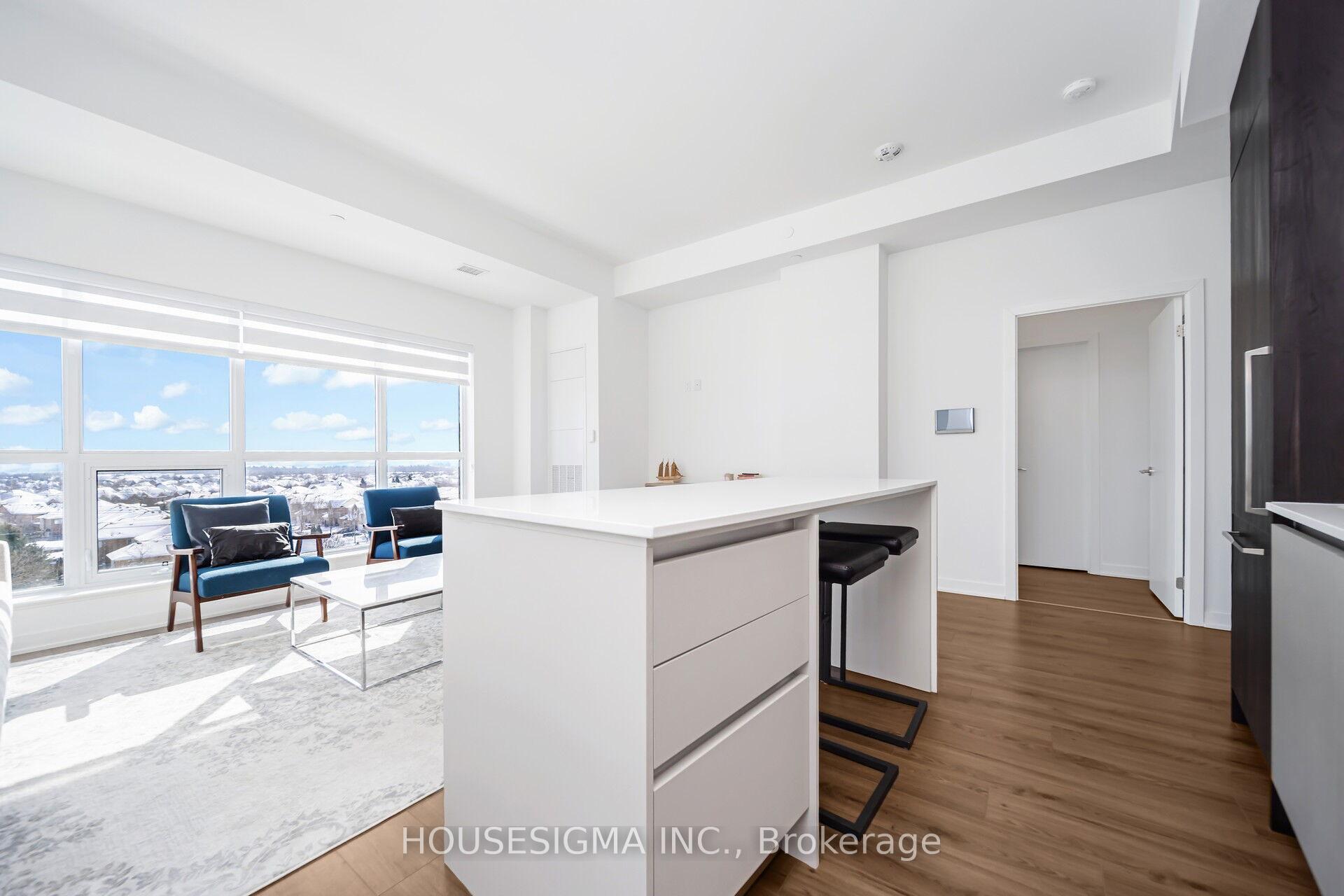 3 Bedrooms Condo at 405 Dundas, Oakville For sale