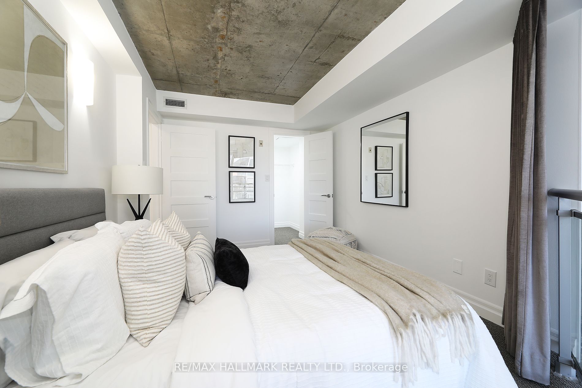 1029 King Street W, #818