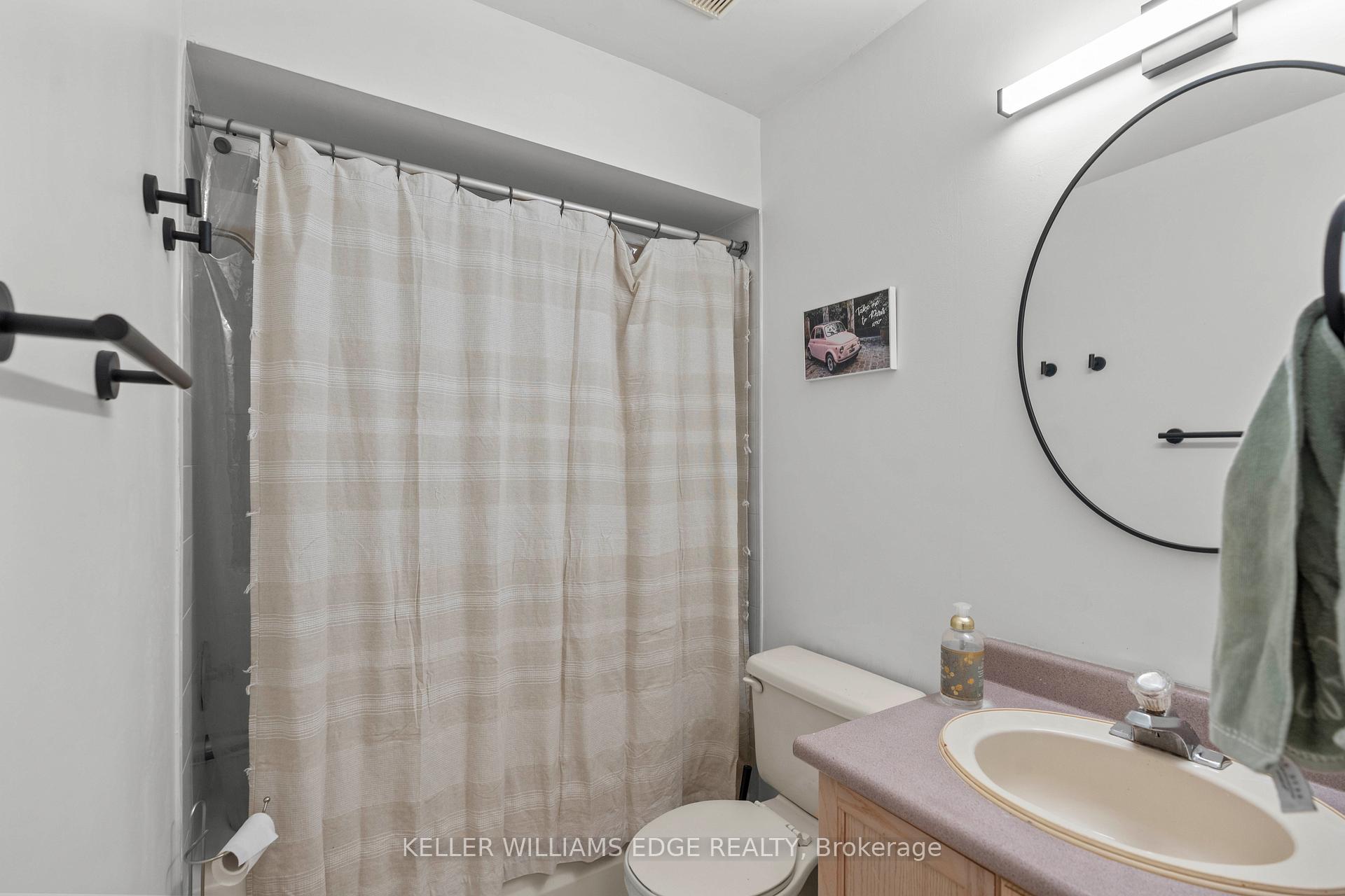 3 Bedrooms Condo at 320 Hamilton, Hamilton For sale