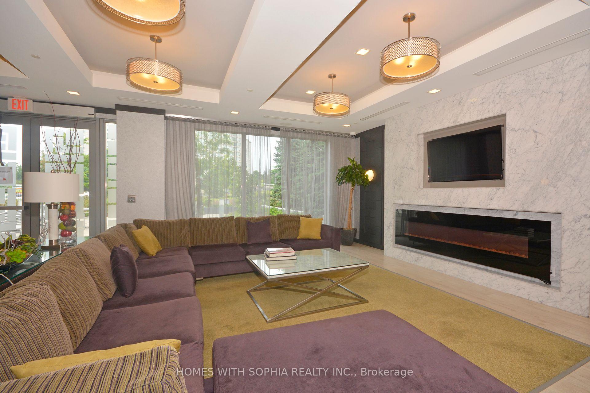 2 Bedrooms Condo at 18 Graydon Hall, Toronto For sale