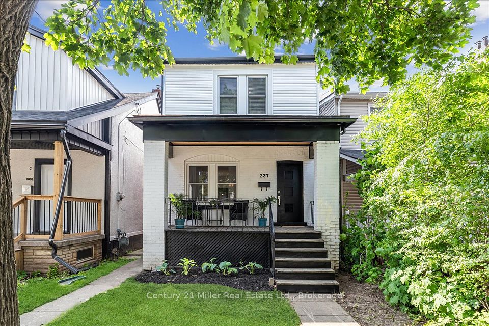237 Balmoral