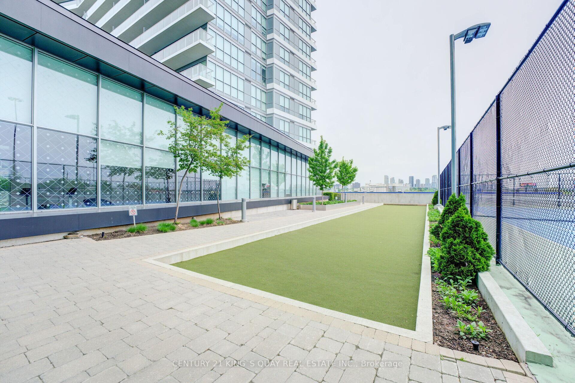 3 Bedrooms Condo at 115 McMahon, Toronto For sale