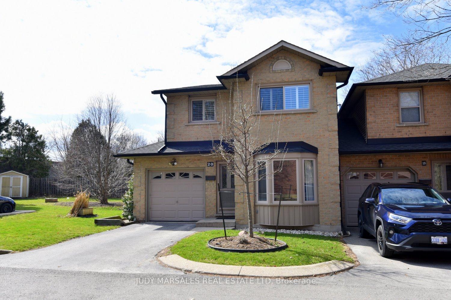 3 Bedrooms Condo at 644 Upper Paradise,  Hamilton For sale