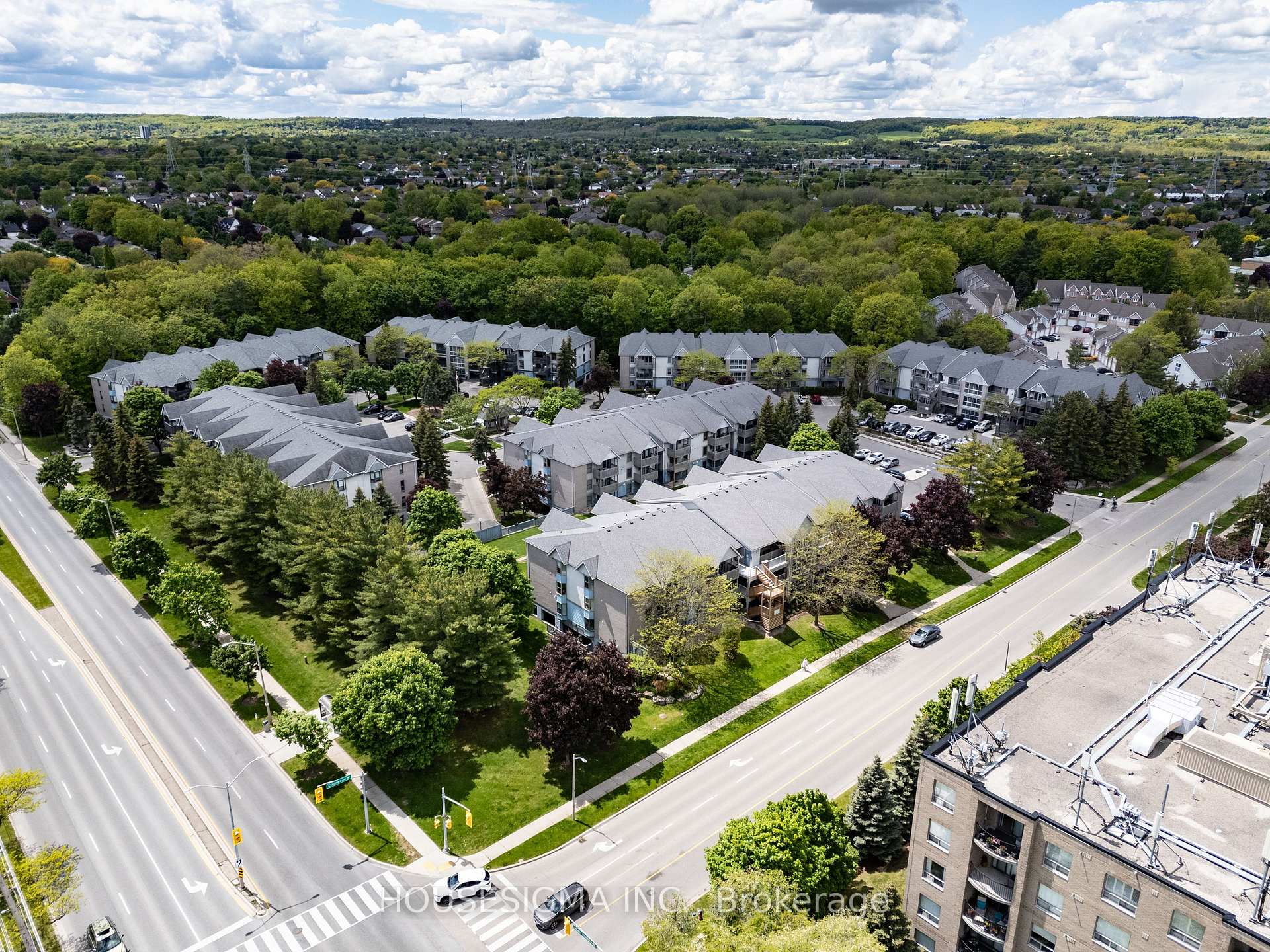 2 Bedrooms Condo at 2010 Cleaver, Burlington For sale