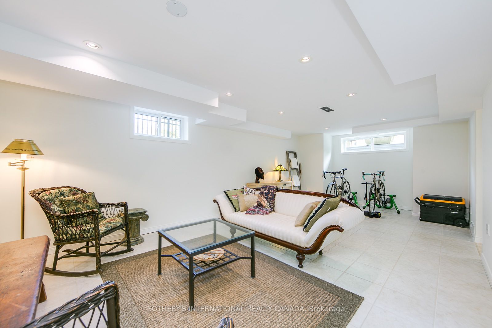 5 Springbank Avenue