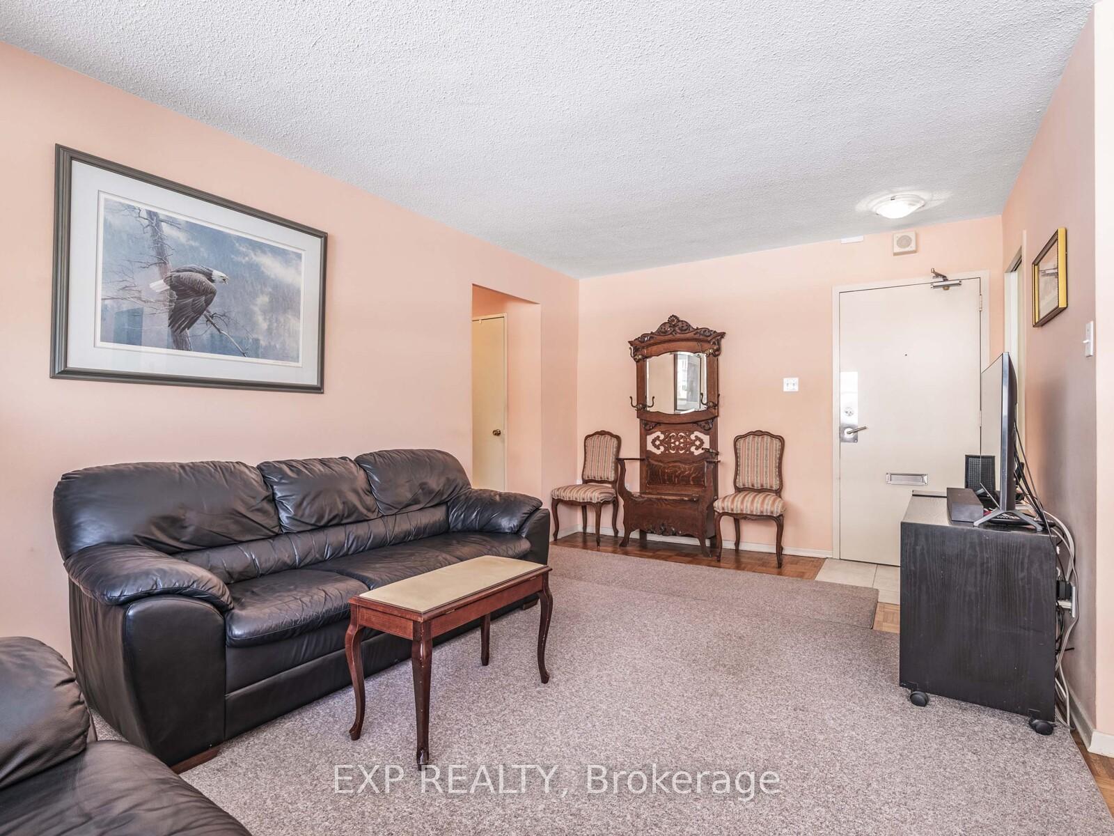 2 Bedrooms Co-op at 30 Gloucester, Toronto For sale