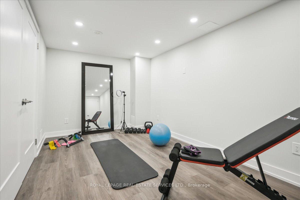 4 Bedrooms Condo at 1121 Cooke, Burlington For sale