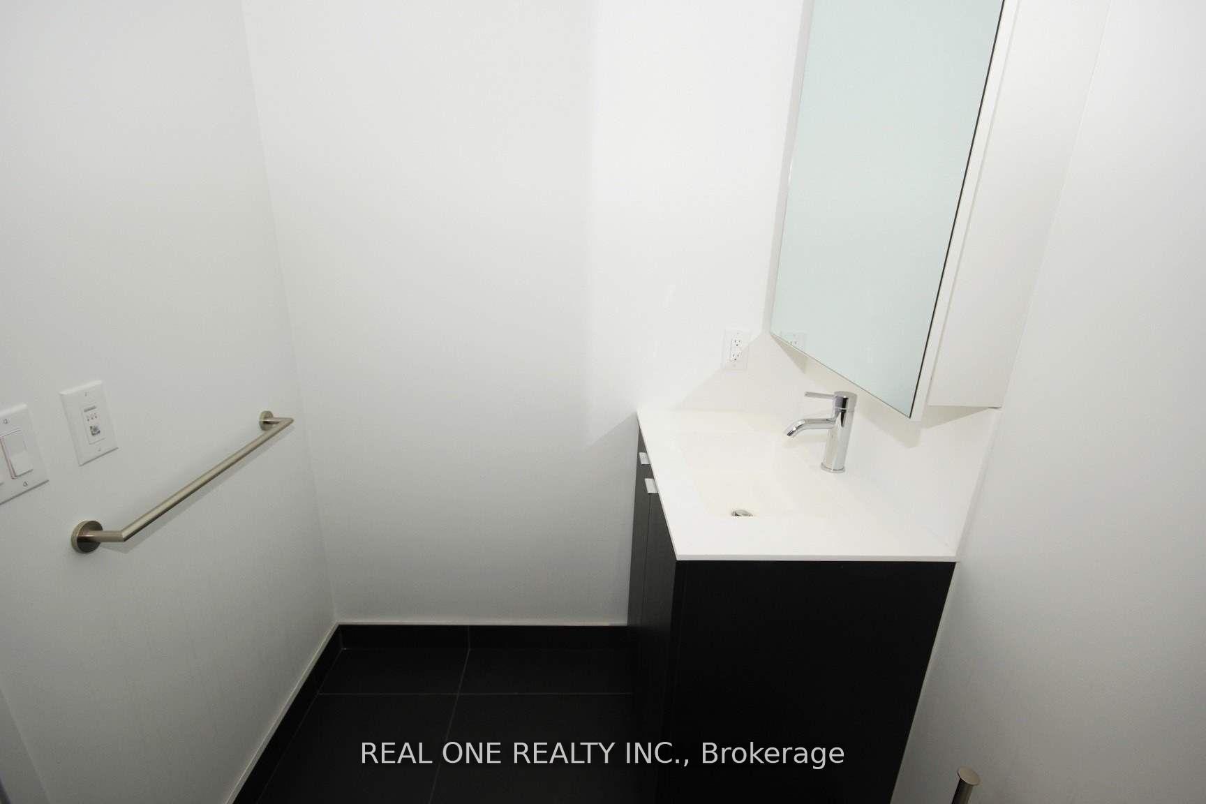 3 Bedrooms Condo at 20 Edward, Toronto For sale