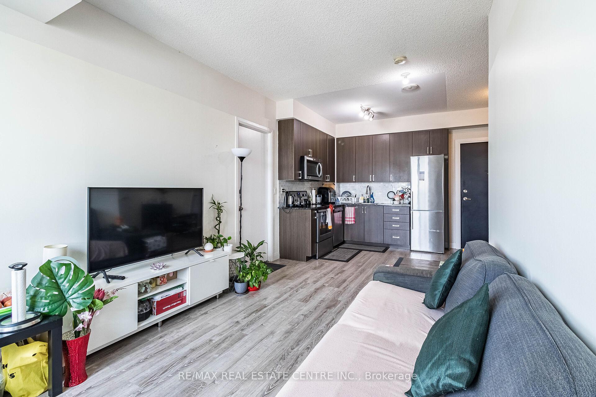 2 Bedrooms Condo at 22 East Haven,  Toronto For sale