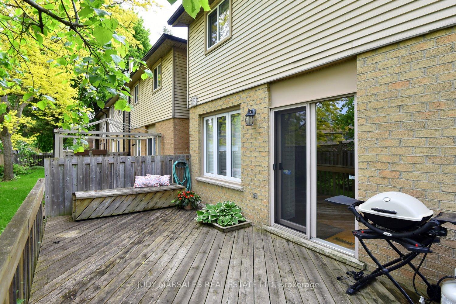 3 Bedrooms Condo at 644 Upper Paradise, Hamilton For sale