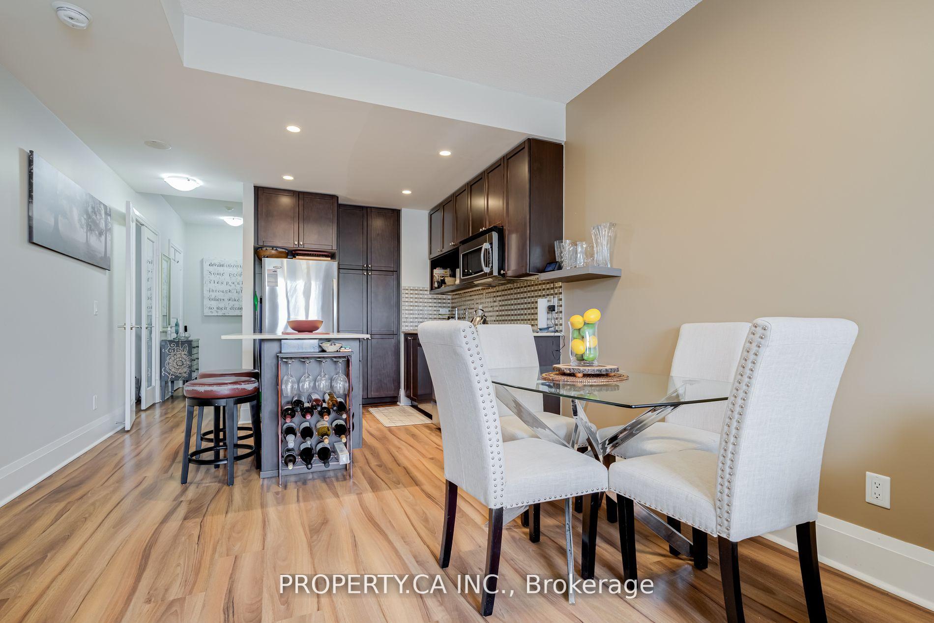 2 Bedrooms Condo at 100 Harrison, Toronto For sale
