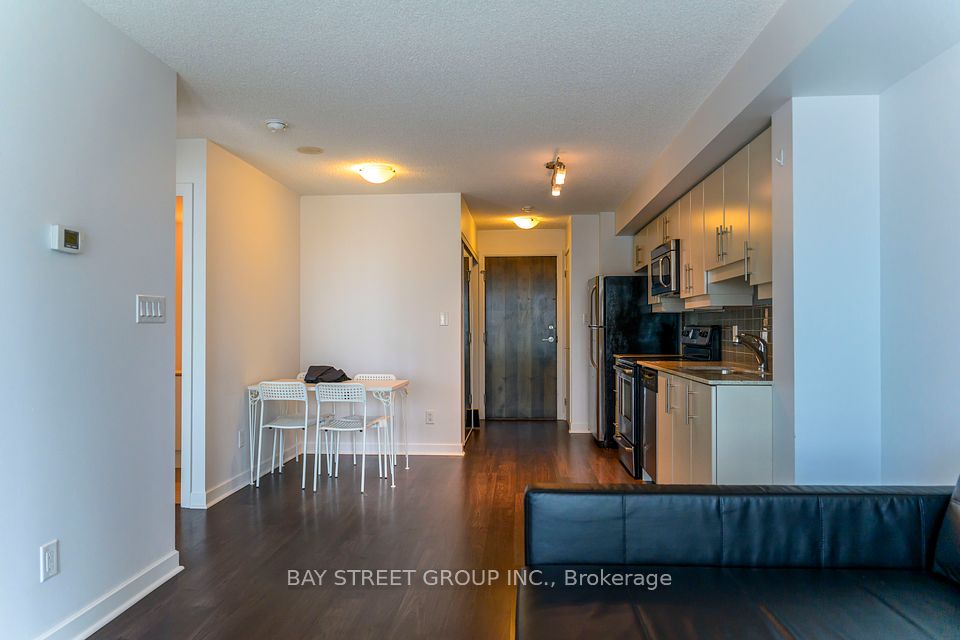 33 Bay