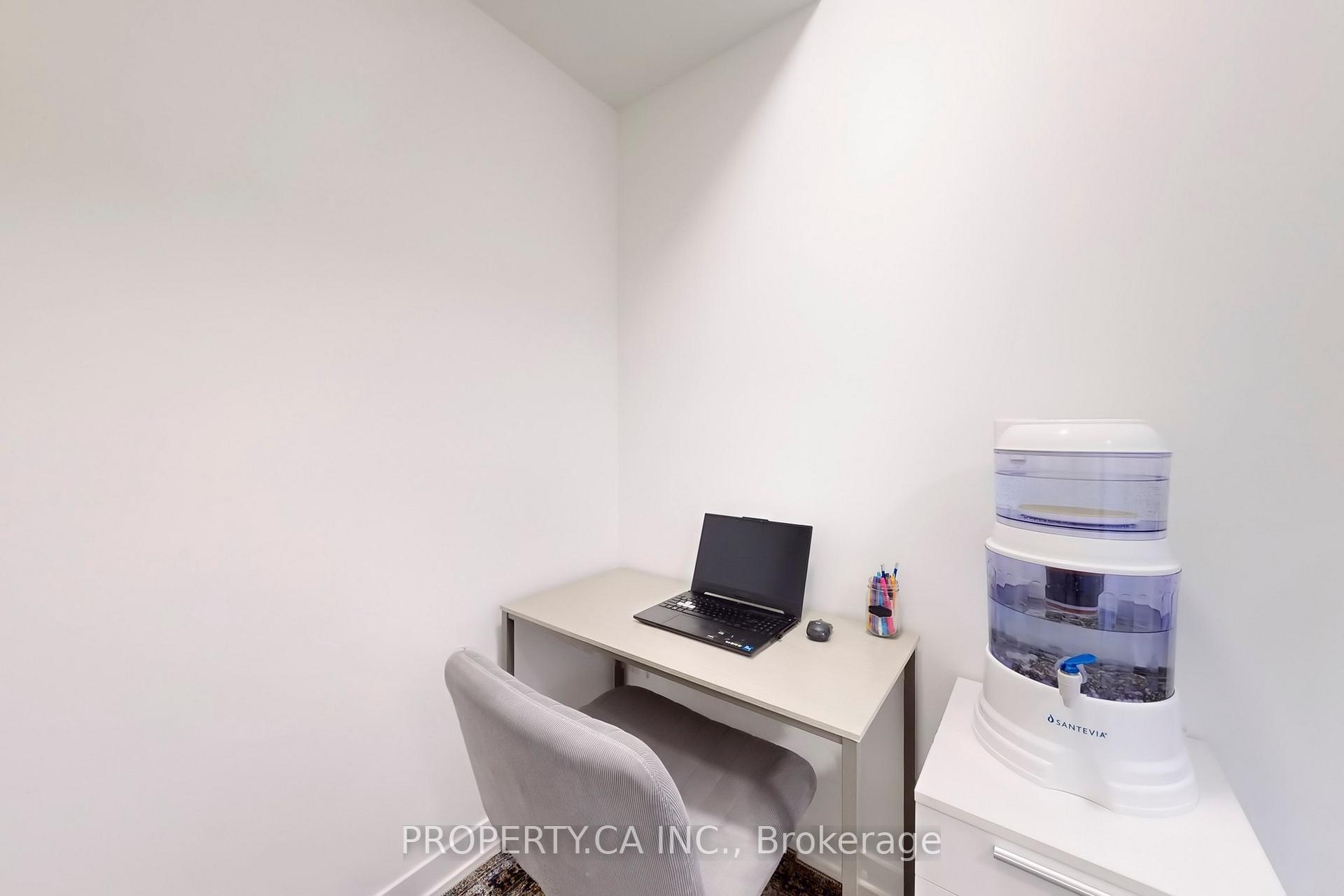 2 Bedrooms Condo at 165 Canon Jackson, Toronto For sale