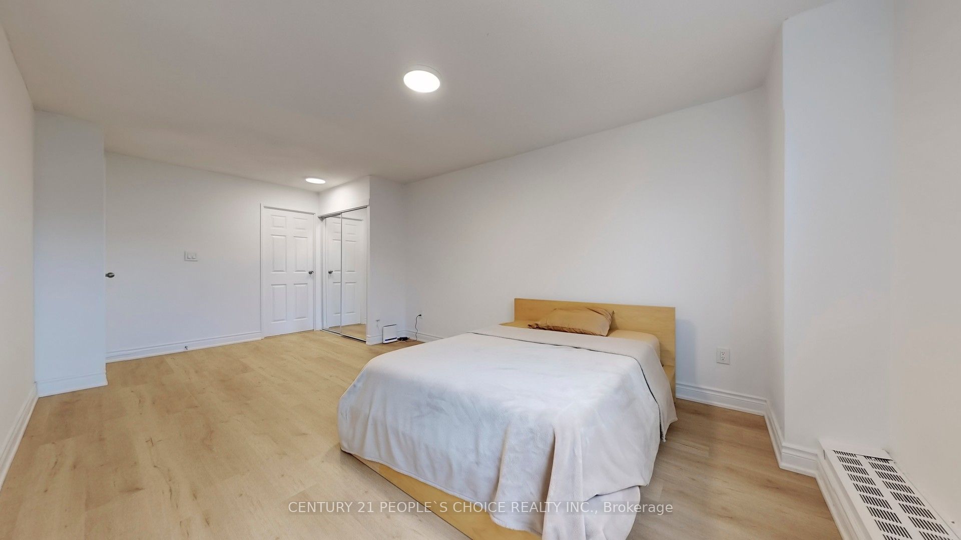 100 Wingarden Court, #216