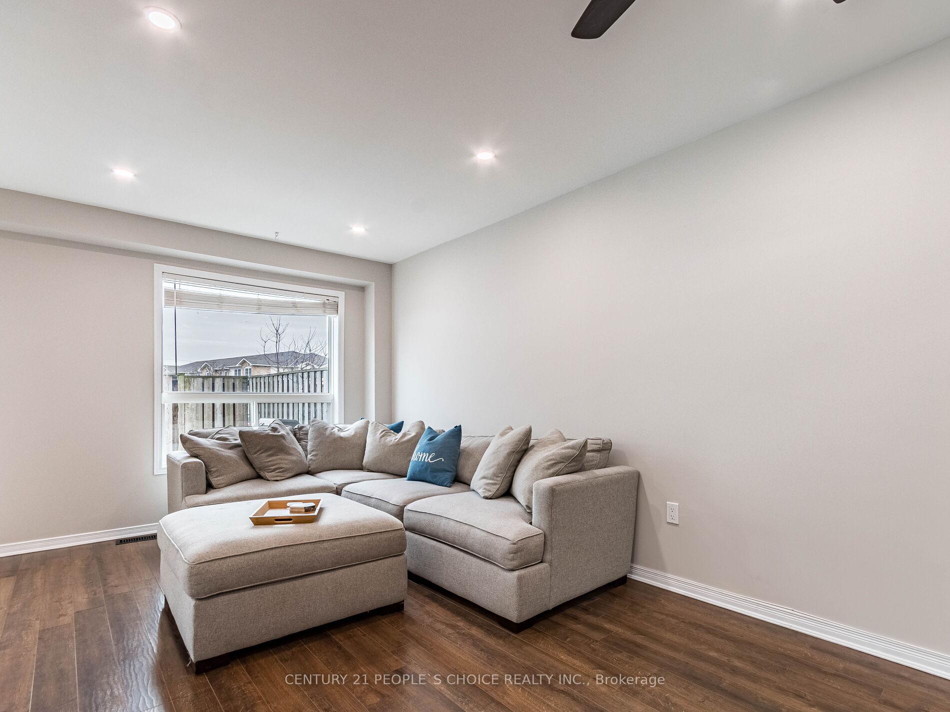 3 Bedrooms Condo at 485 Green,  Hamilton For sale