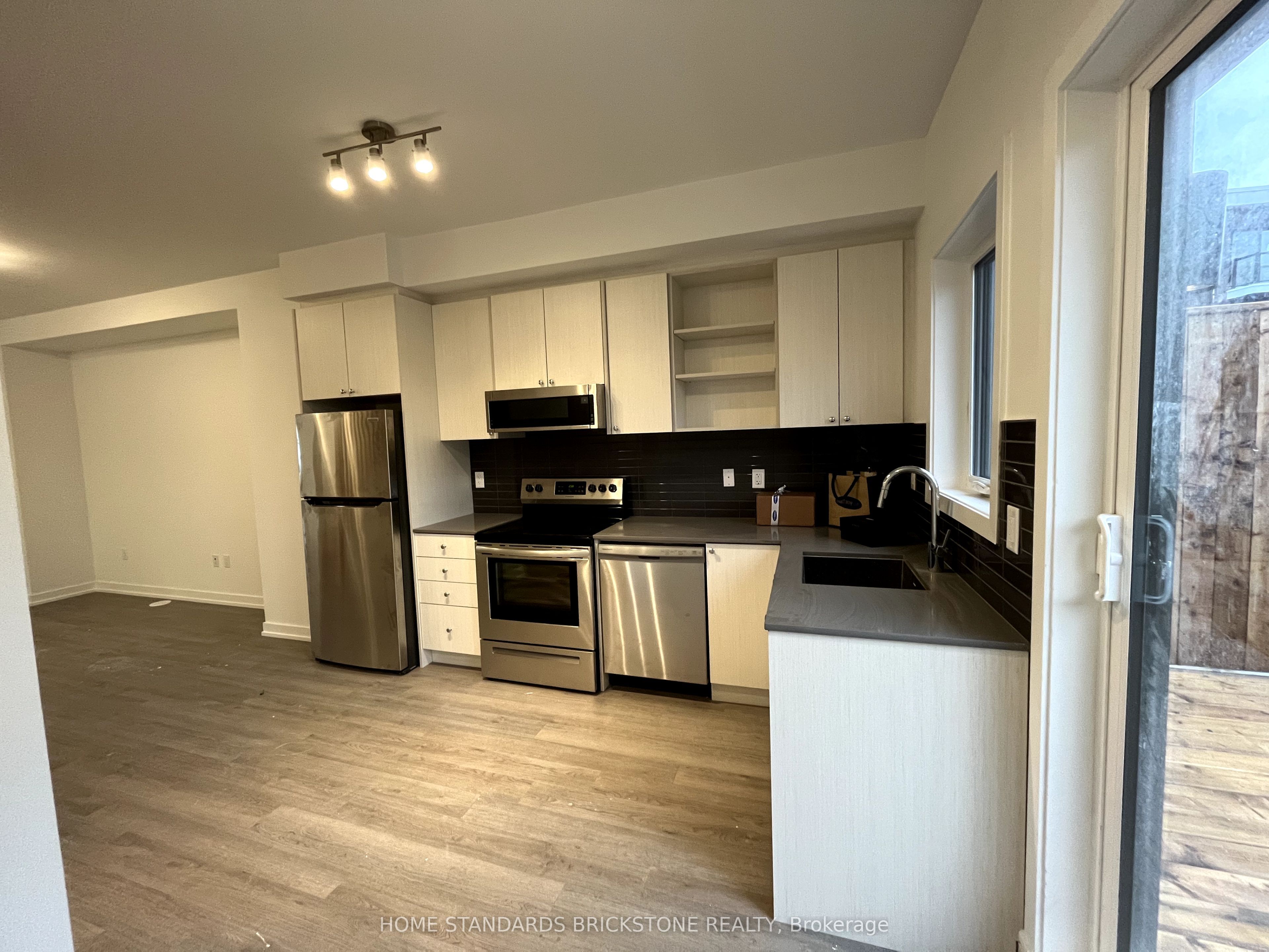183 Downsview Park Boulevard, Toronto, ON M3K 0C8