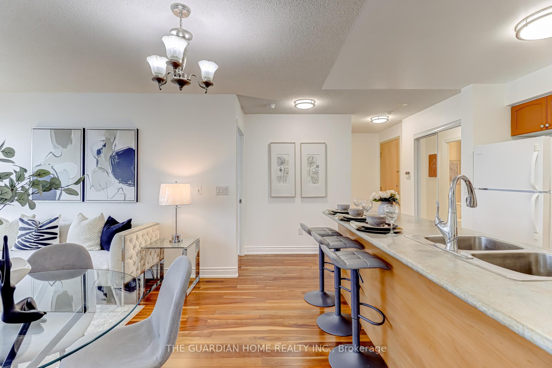 2 Bedrooms Condo at 50 Brian Harrison, Toronto For sale