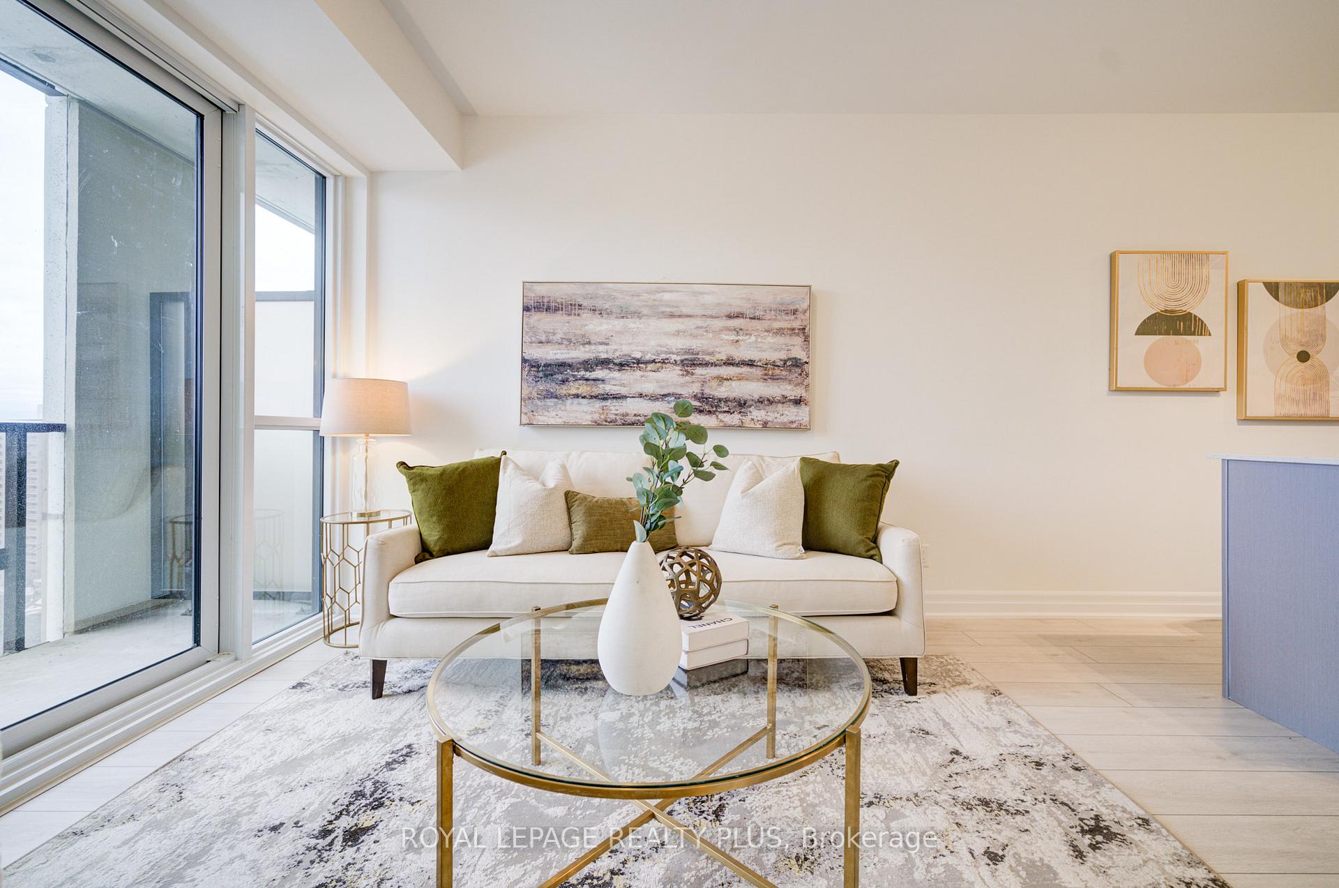 2 Bedrooms Condo at 30 Elm, Mississauga For sale