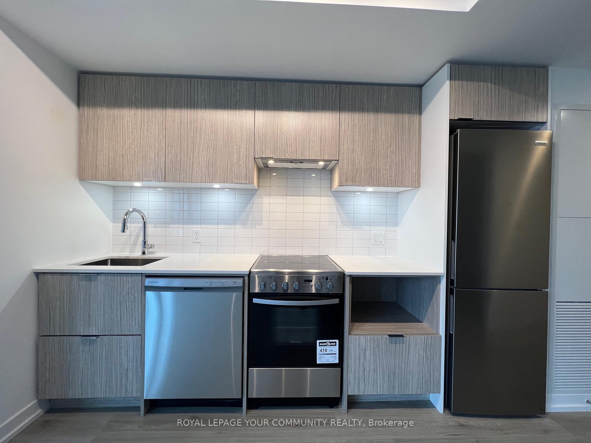 2 Bedrooms Condo at 395 Bloor,  Toronto For sale