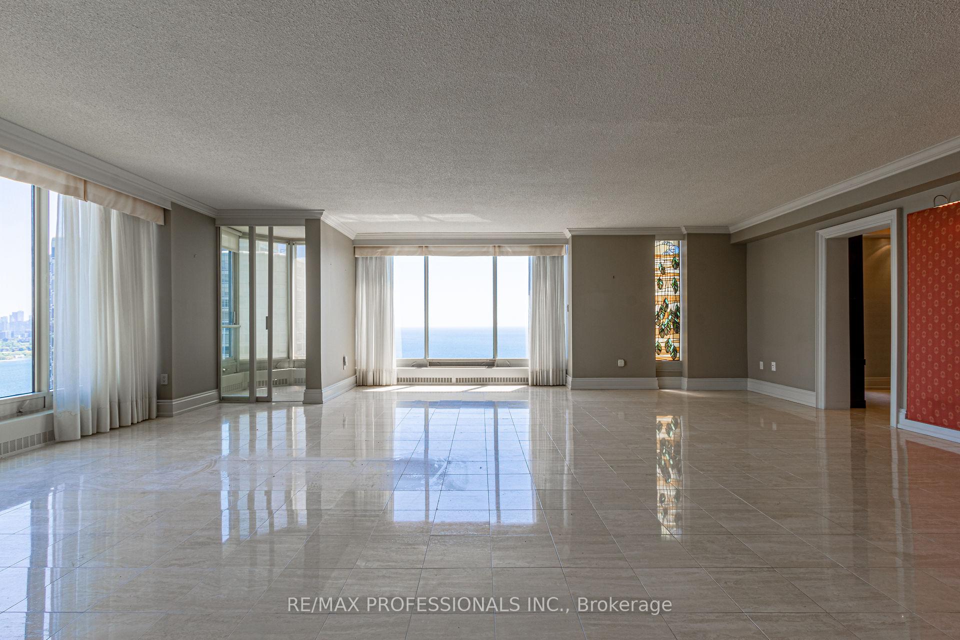 3 Bedrooms Condo at 2045 Lake Shore,  Toronto For sale