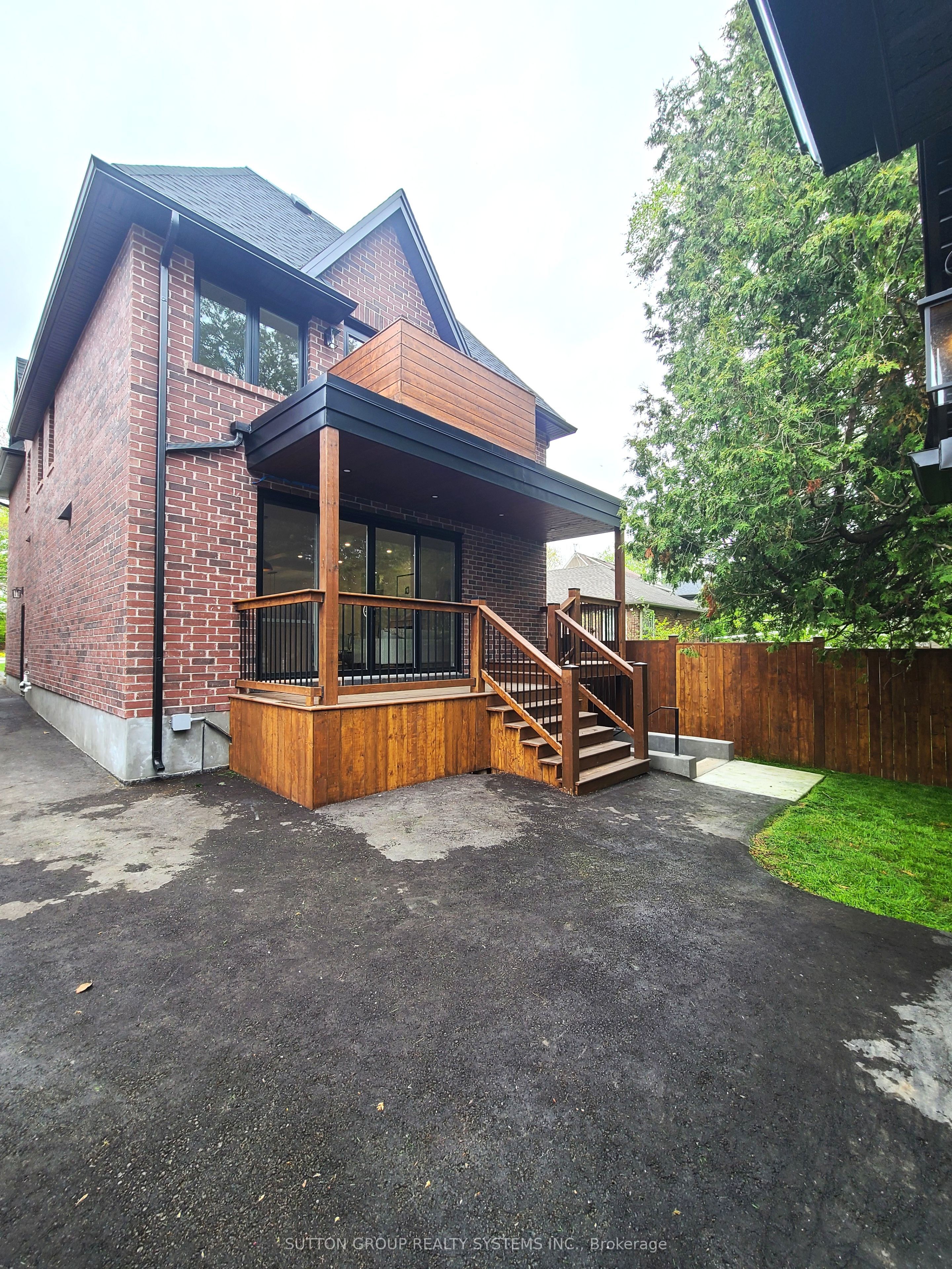 21 South Kingsway