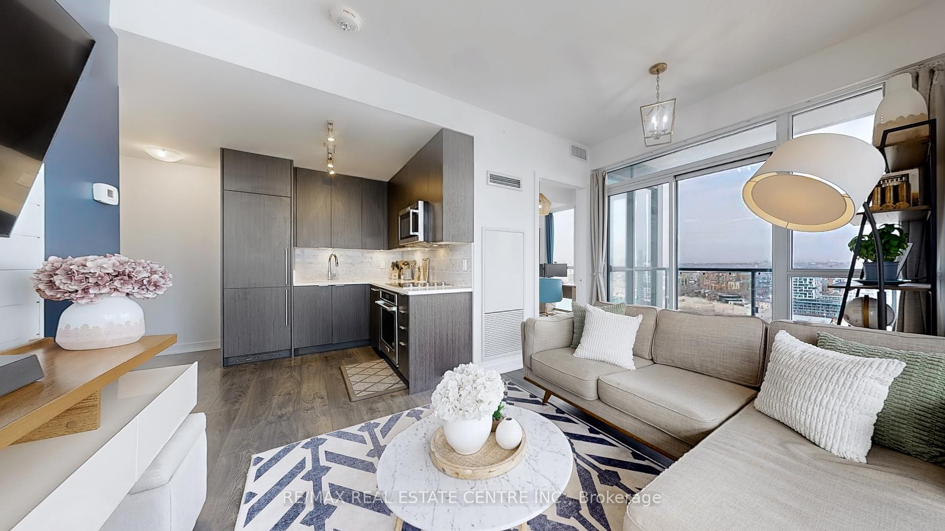 2 Bedrooms Condo at 38 Iannuzzi,  Toronto For sale