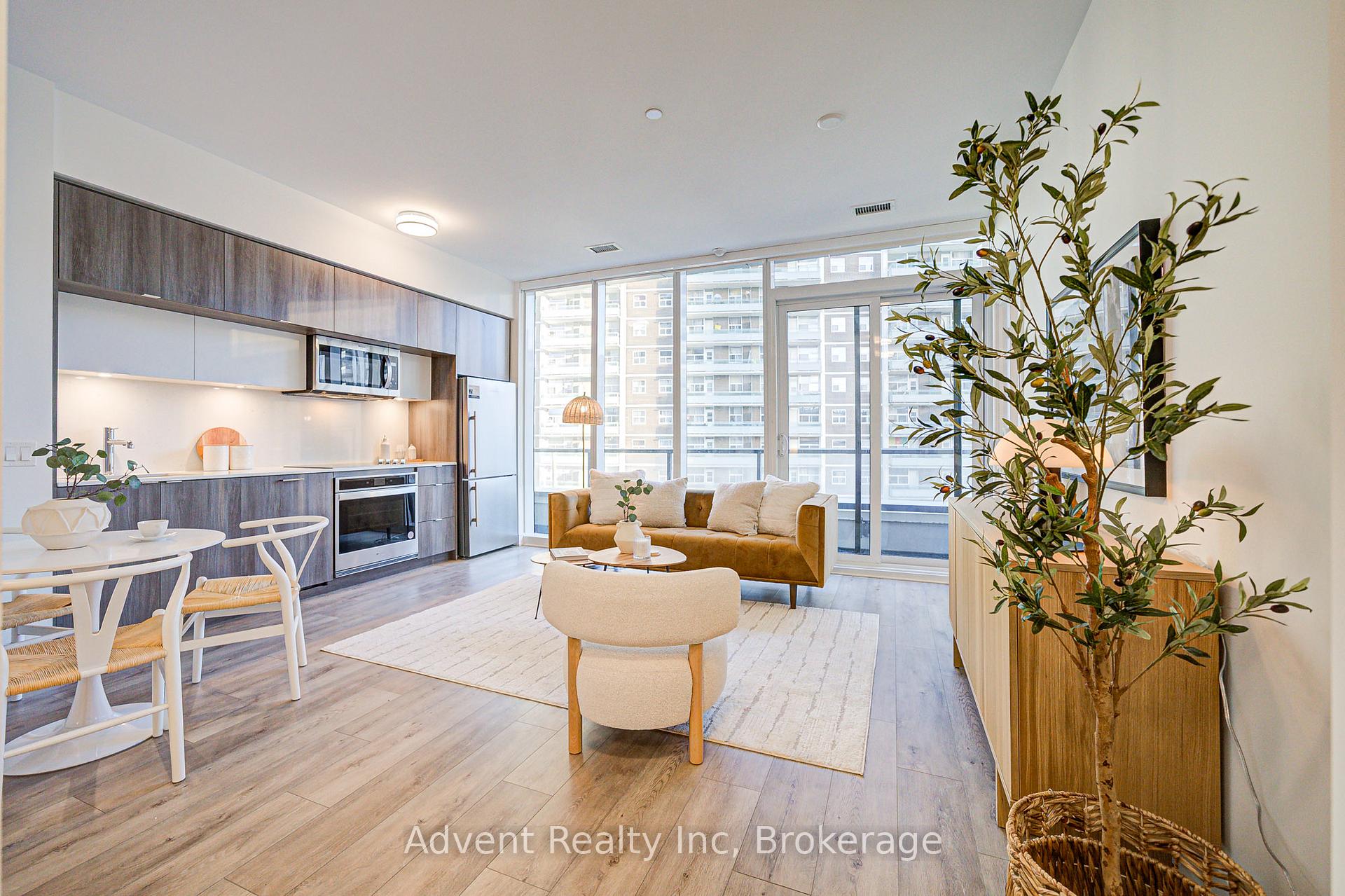2 Bedrooms Condo at 585 Bloor,  Toronto For sale