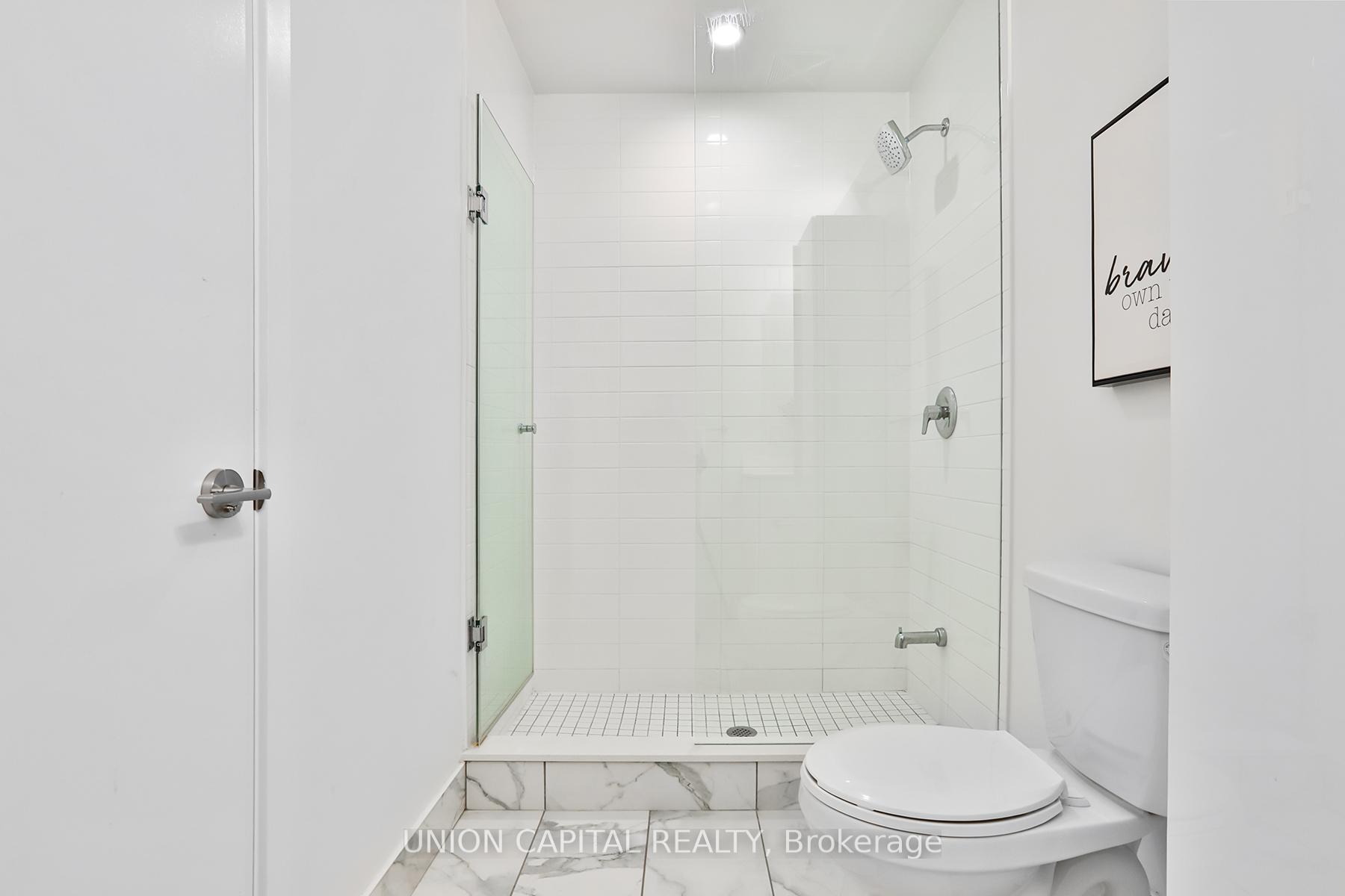 2 Bedrooms Condo at 20 Shore Breeze, Toronto For sale