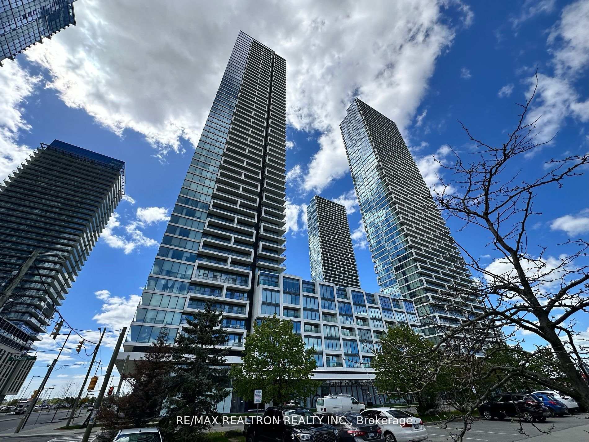 2 Bedrooms Condo at 950 Portage,  Vaughan For sale
